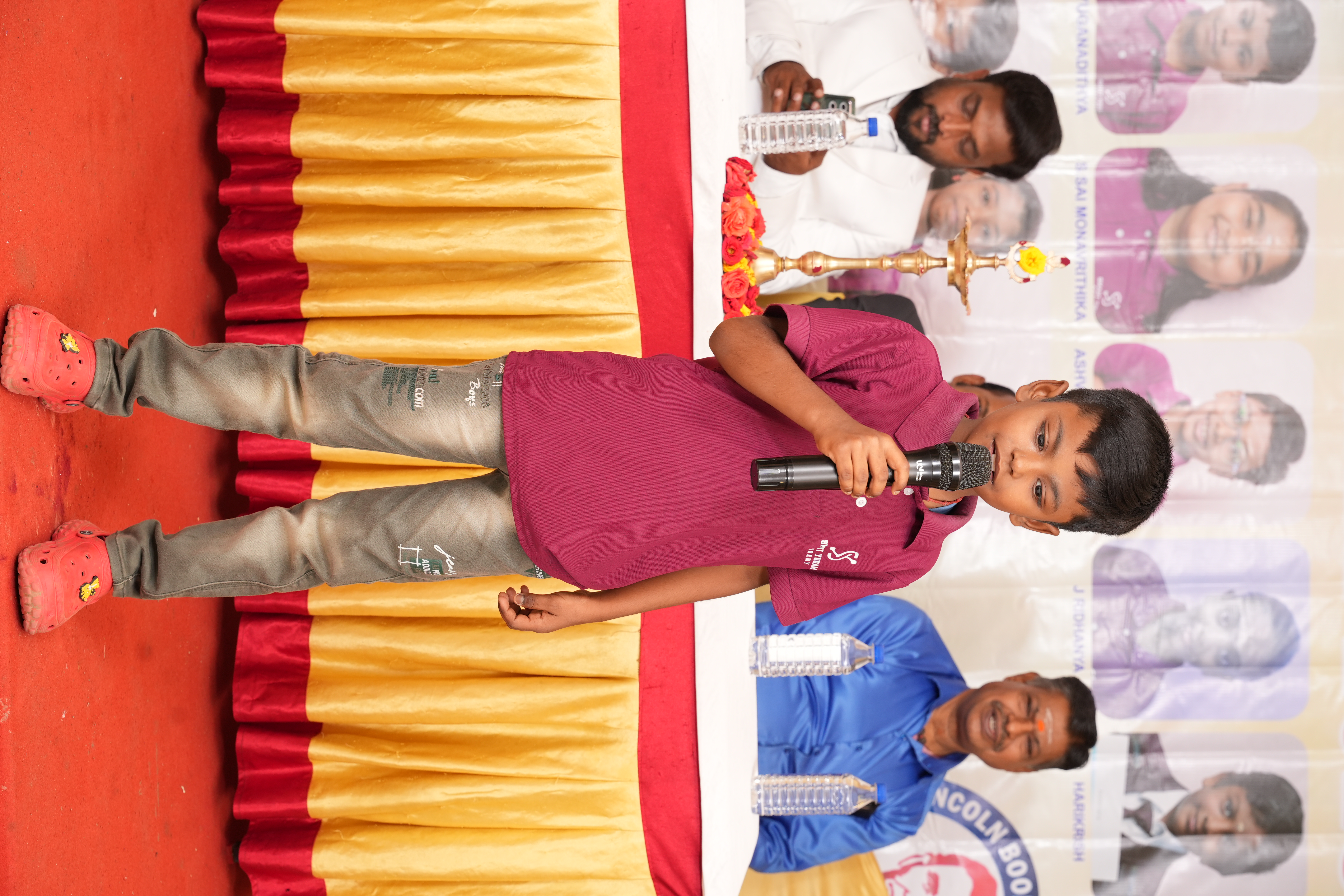 World Youngest Kid to create 195 Country Flags in 195- 3*3 Rubik's Cube in least time.